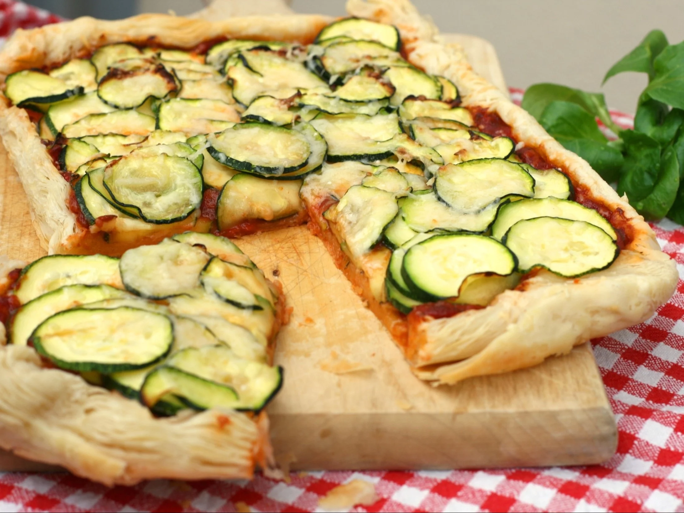 Pizza na cieście francuskim