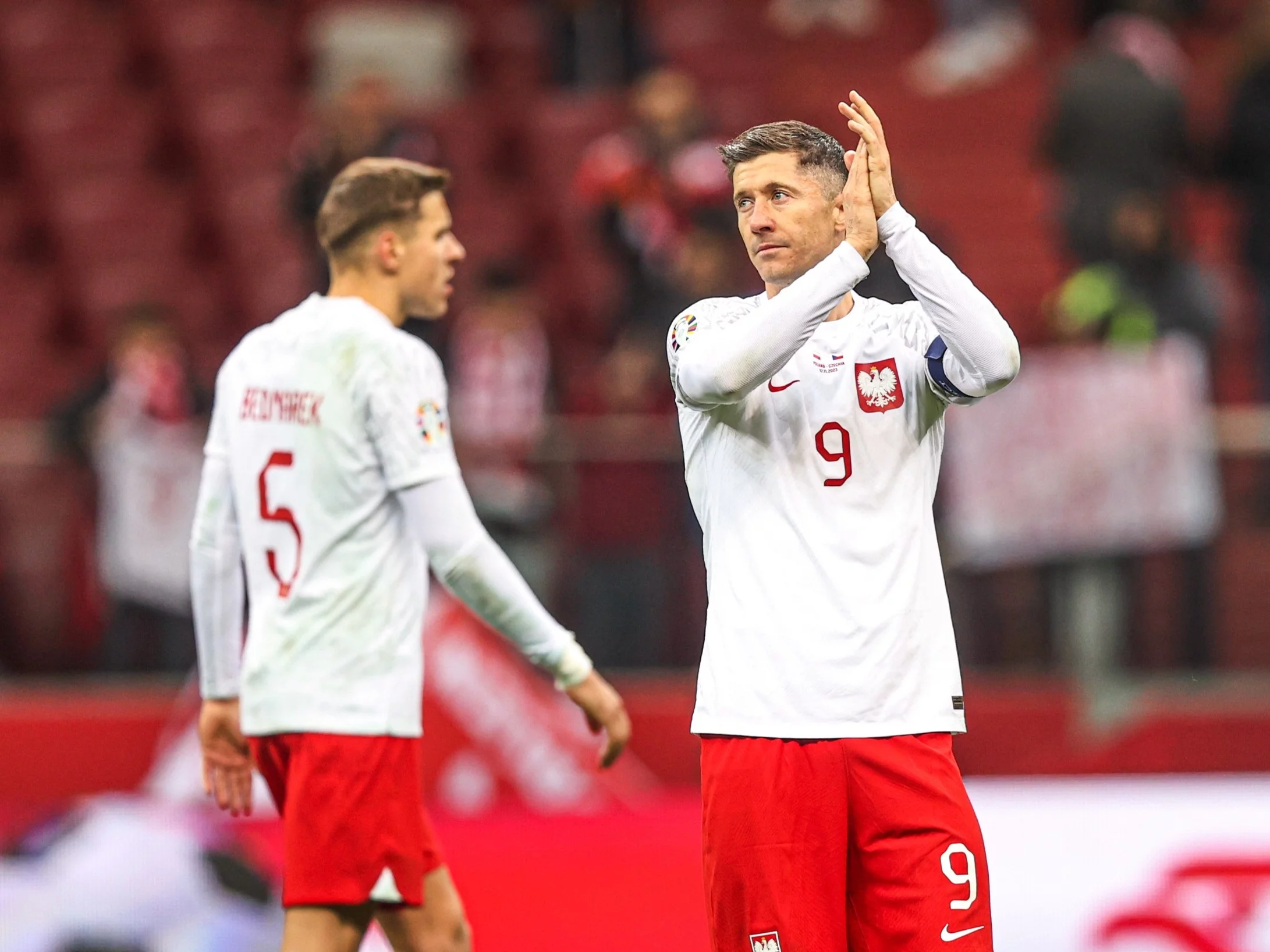 Jan Bednarek i Robert Lewandowski