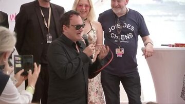 Quentin Tarantino podczas odbierania psiej nagrody