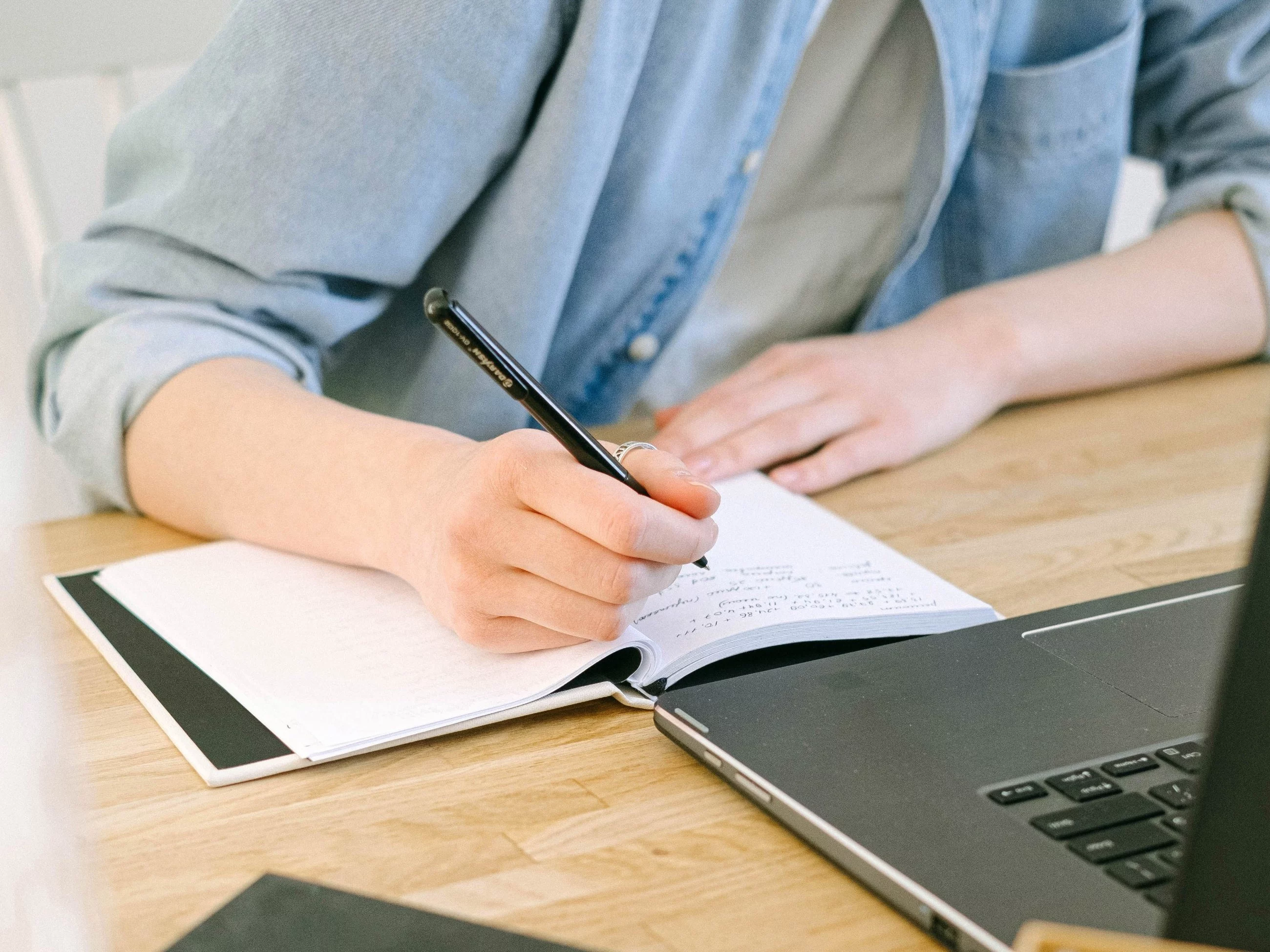 Pisanie, zdjęcie ilustracyjne