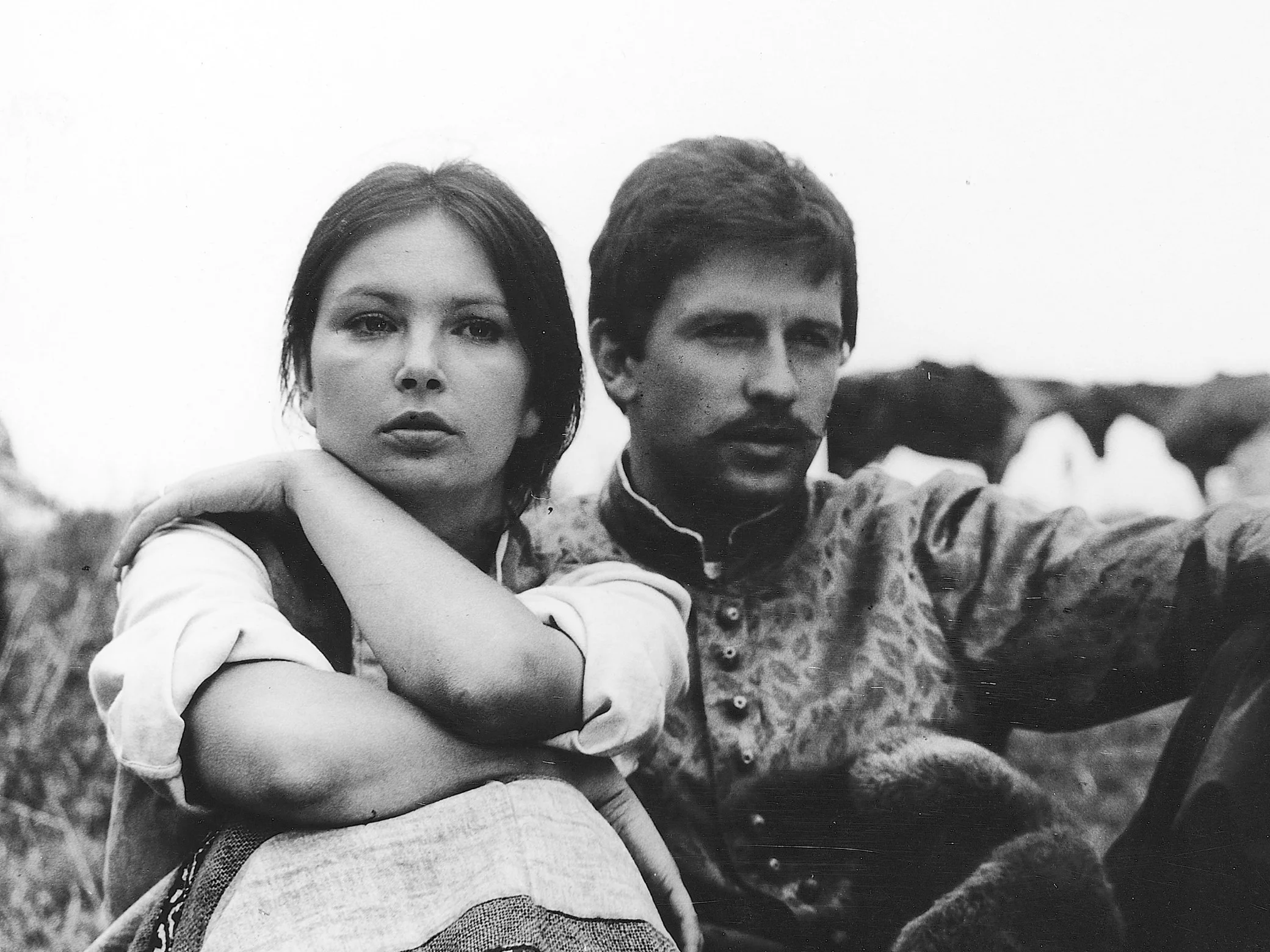 1983. Kadr z filmu „Ostrze na ostrze” w reżyserii Tadeusza Jonaka, n/z Anna Dymna, Tomasz Stockinger