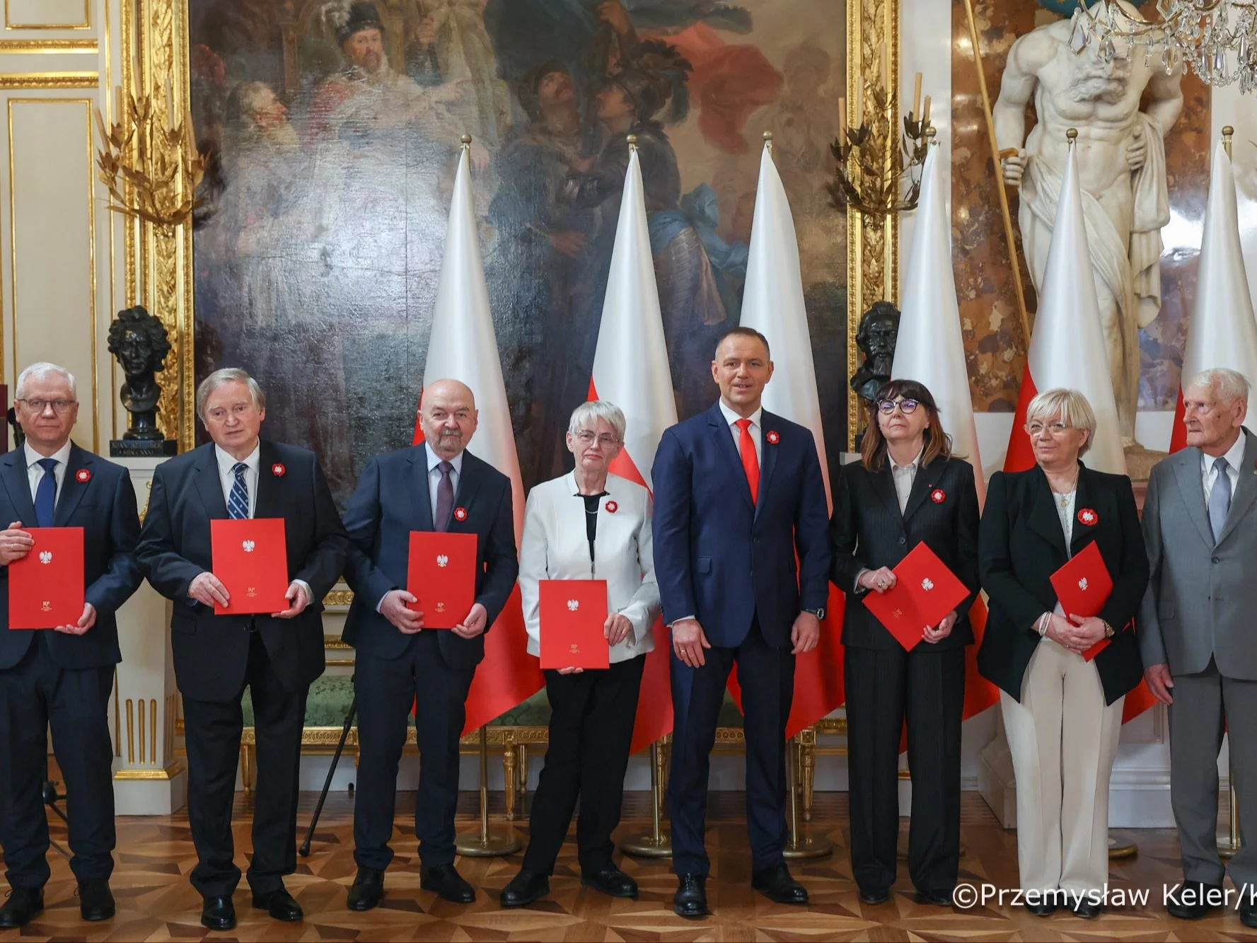 Pierwsi członkowie Rady Nowej Konstytucji i prezydent Nawrocki
