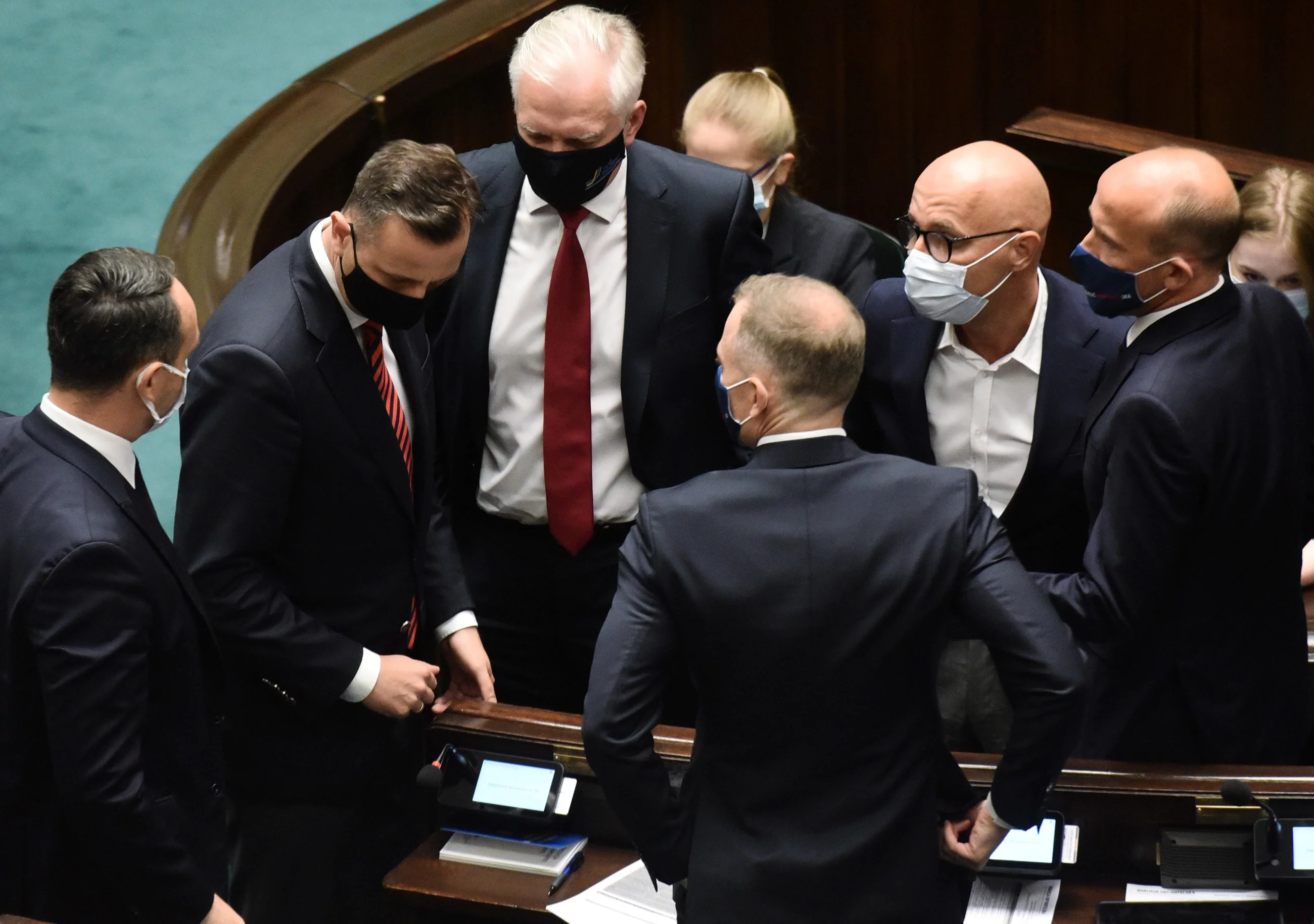 Jarosław Gowin w towarzystwie opozycji, Sejm, 11 sierpnia 2021 r.