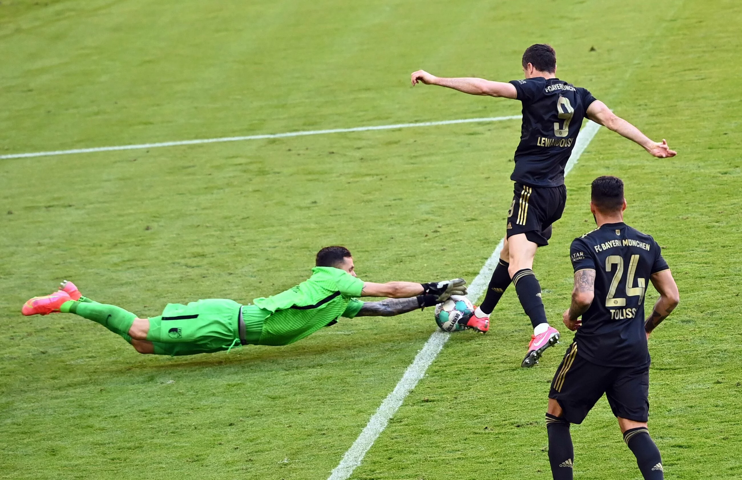 Rafał Gikiewicz i Robert Lewandowski