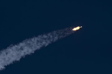 Rakieta Falcon 9 wynosząca satelity Starlink
