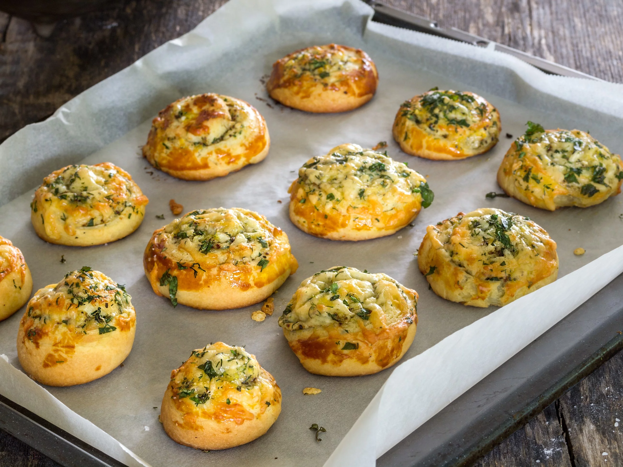 Bułeczki z ziołami i serem