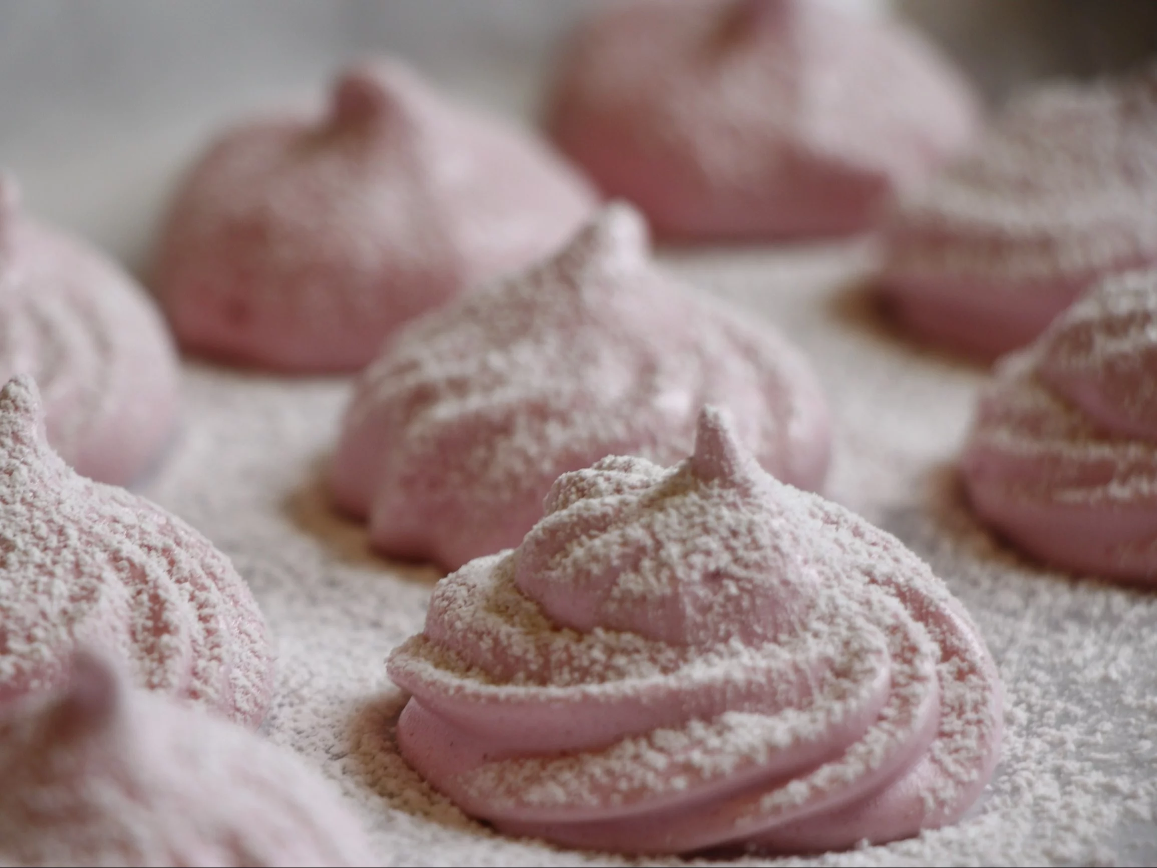 Zefiry owocowe z cukrem pudrem