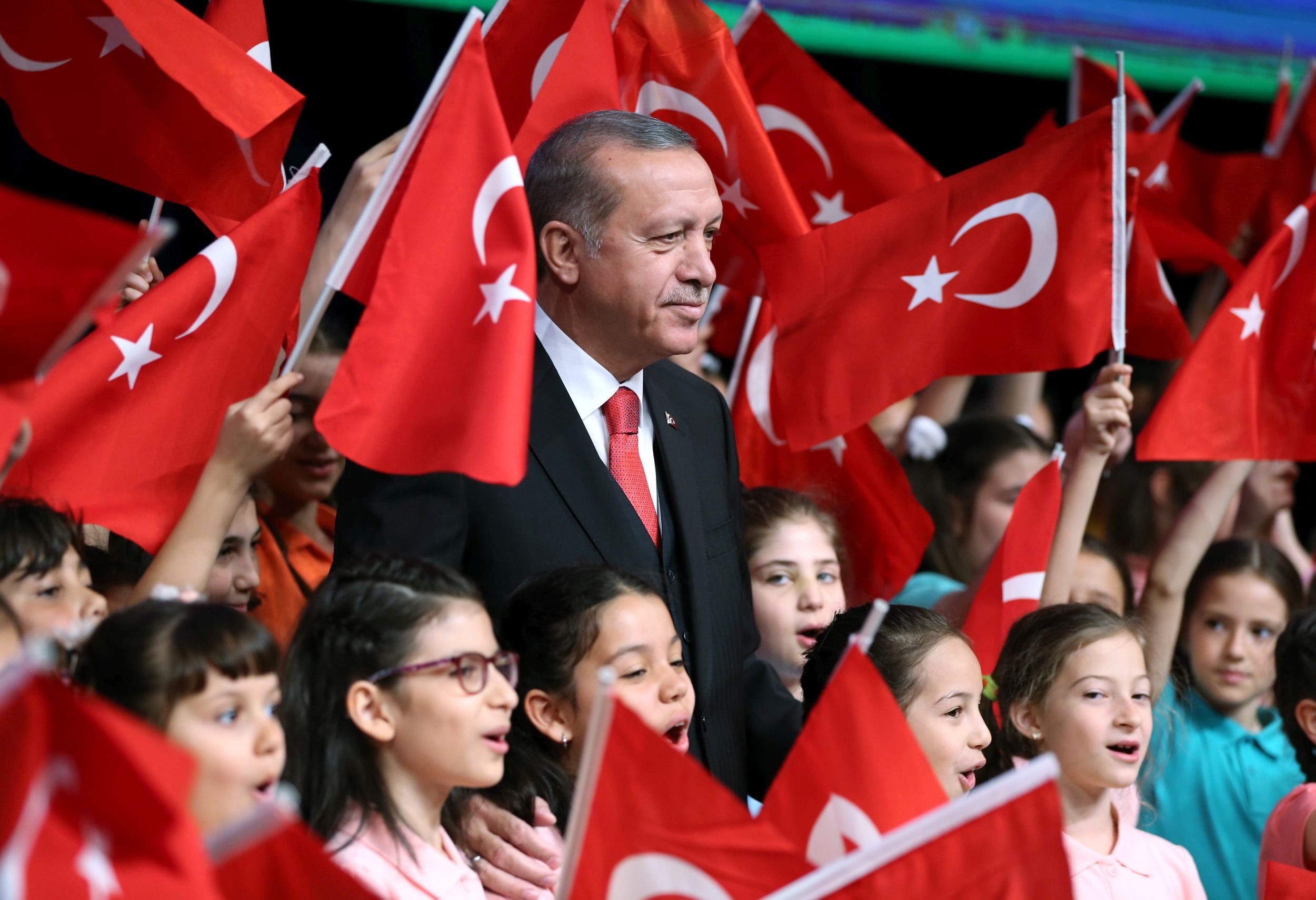 Recep Tayyip Erdogan wśród tureckich dzieci