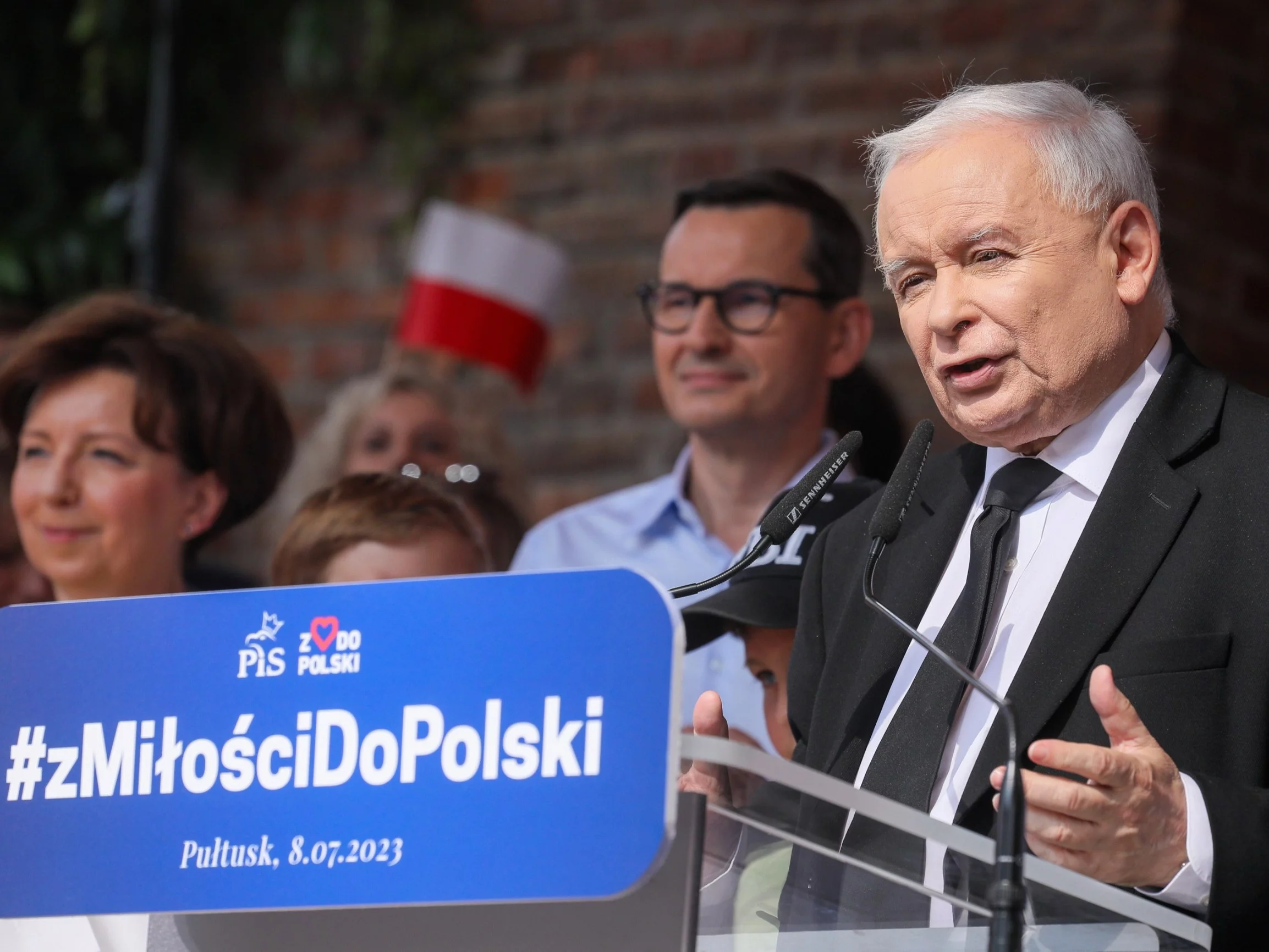 Jarosław Kaczyński, w tle Mateusz Morawiecki i Marlena Maląg