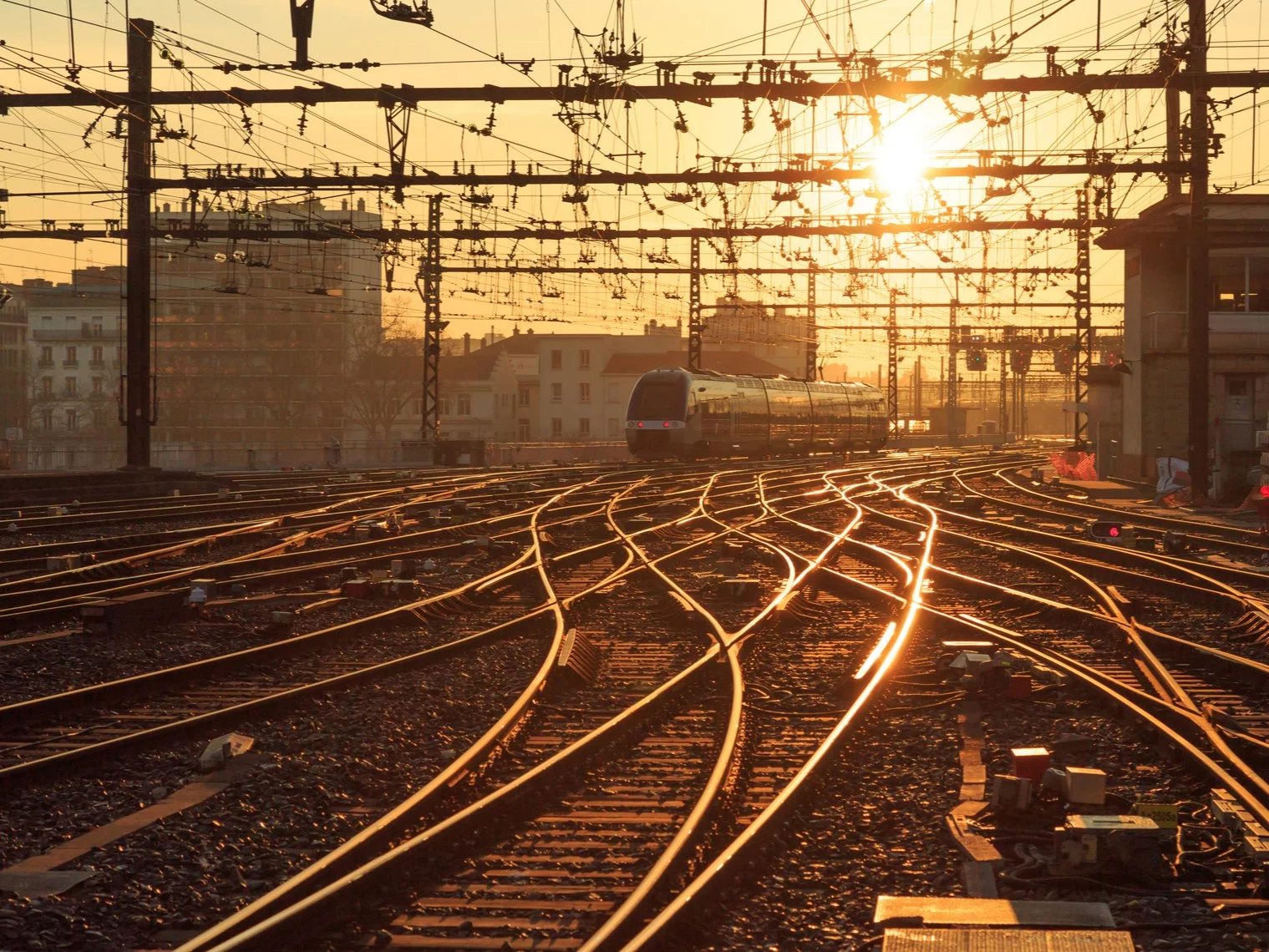 RegioJet dyskryminowane, PKP Intercity poszkodowane. Bitwa o tory