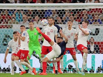 Reprezentacja Polski w piłce nożnej, Olivier Giroud