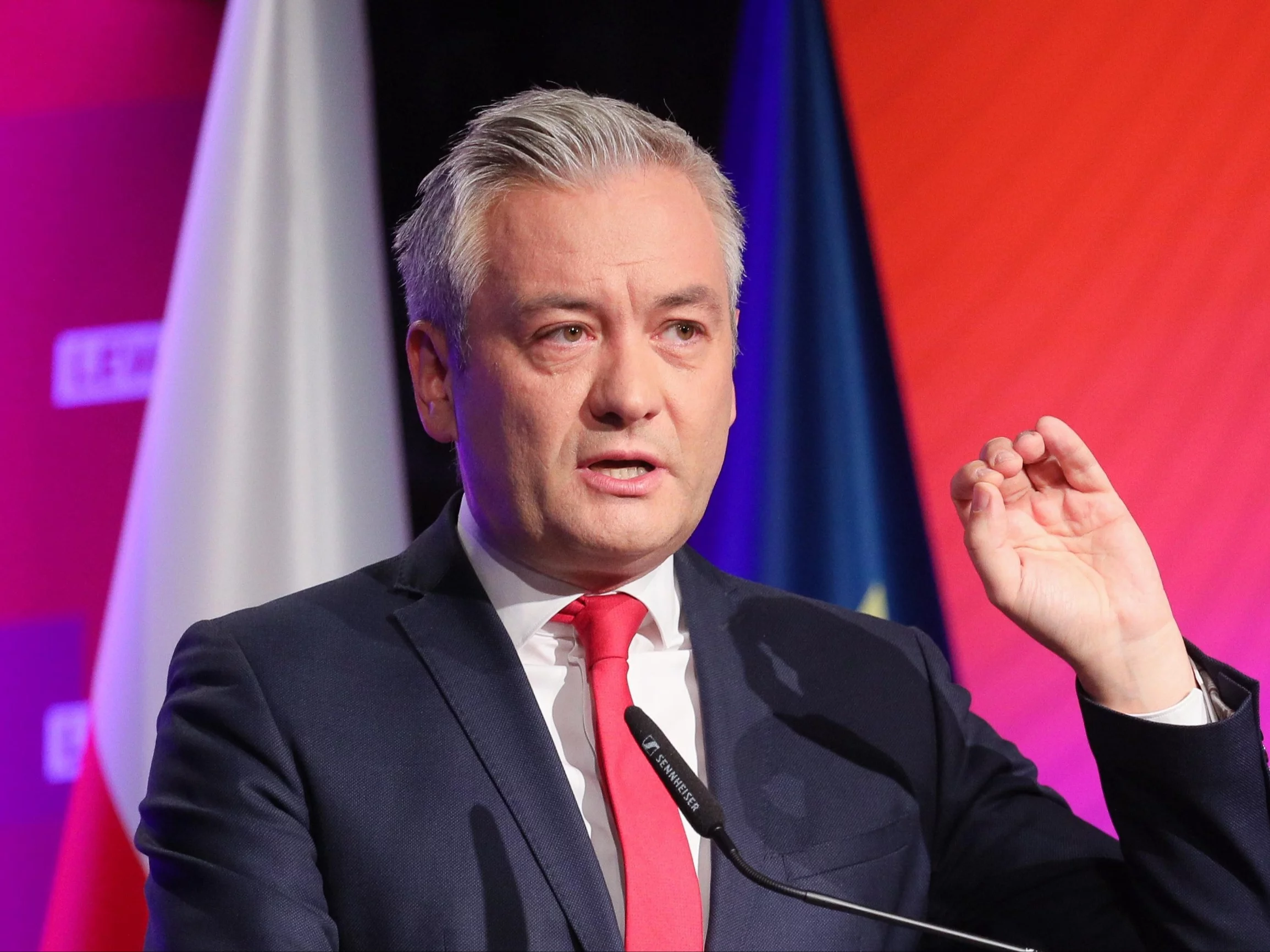 Robert Biedroń: Nigdzie się nie wybieram, do emerytury mi daleko