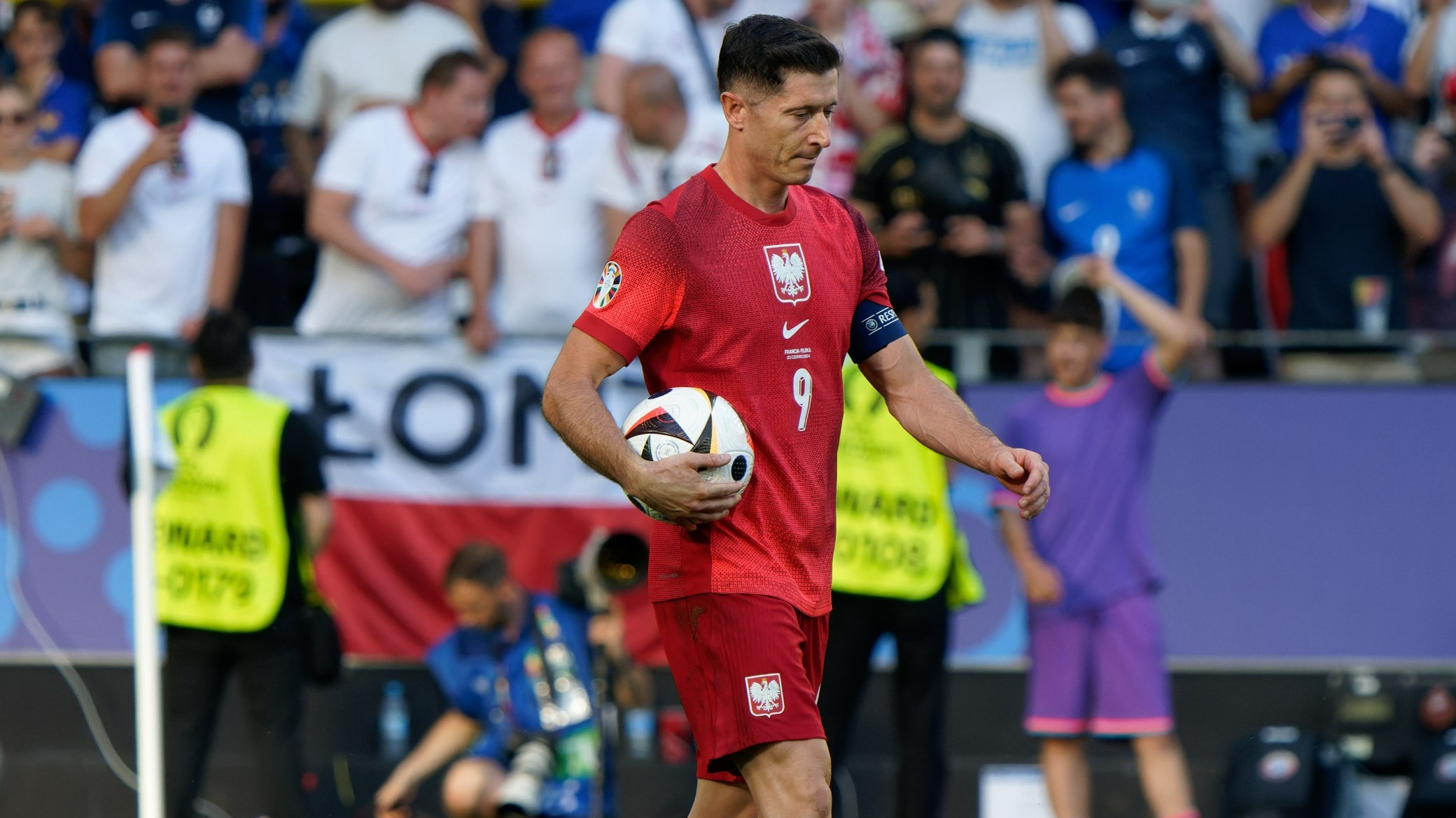 Robert Lewandowski wywołał burzę. Przez niego zmienią przepisy? – Reprezentacja Polski w piłce nożnej – Sport Wprost