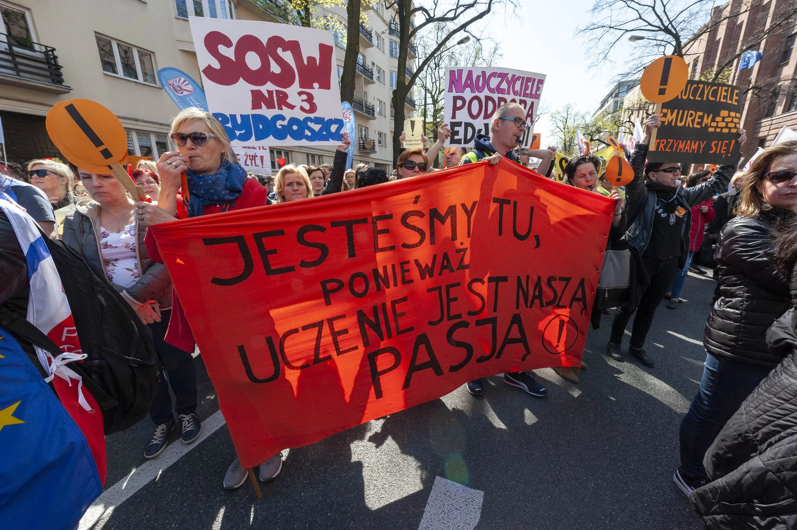 Kwietniowy protest nauczycieli przed siedzibą MEN