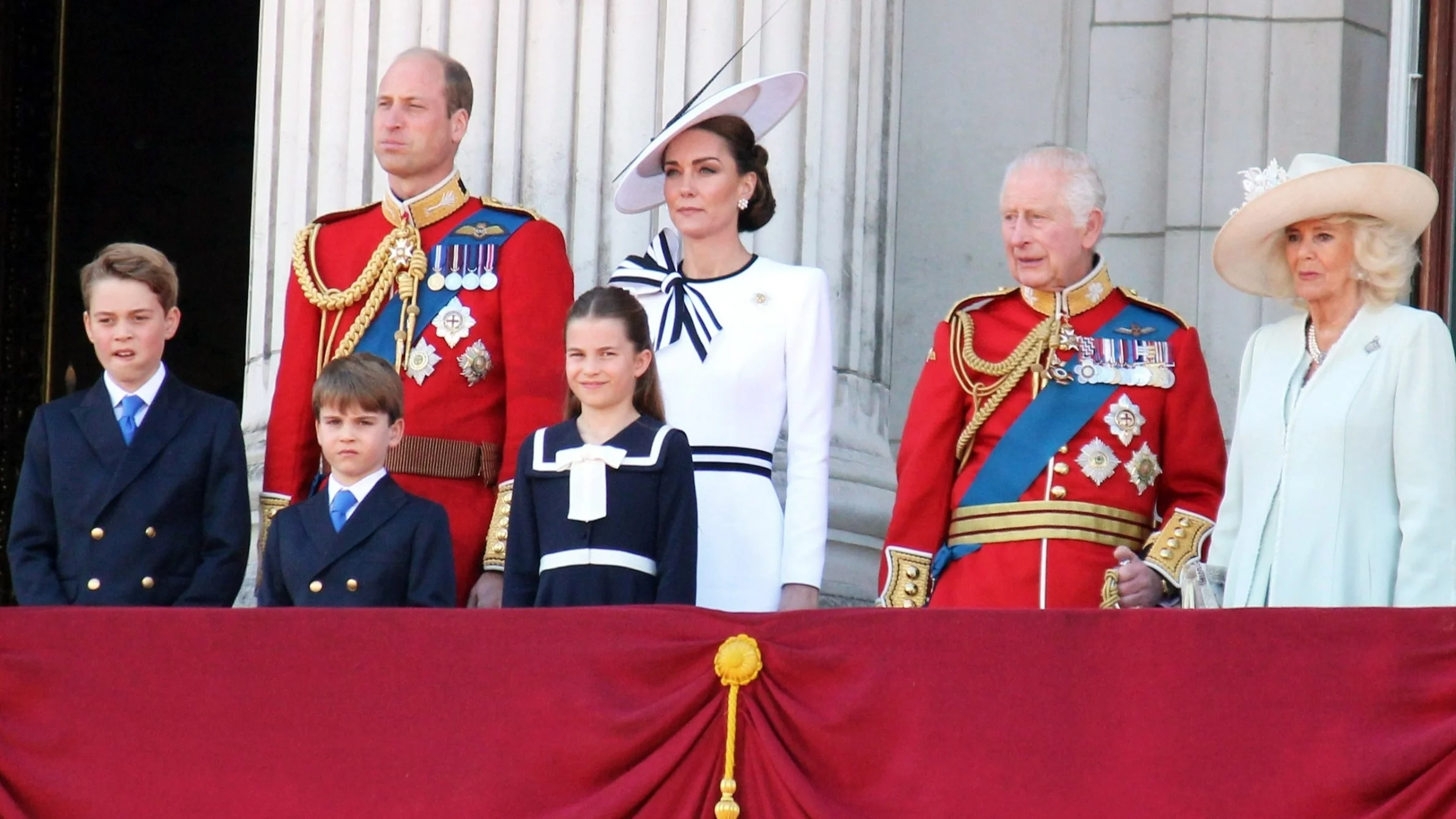 Król Karol, królowa Camilla, książę William i księżna Kate