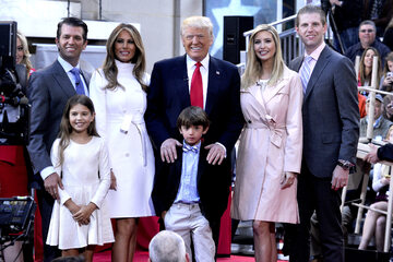 Rodzina Trumpów. Od lewej: Donald Trump Jr, Melania Trump, Donald Trump, Ivanka Trump, Eric Trump