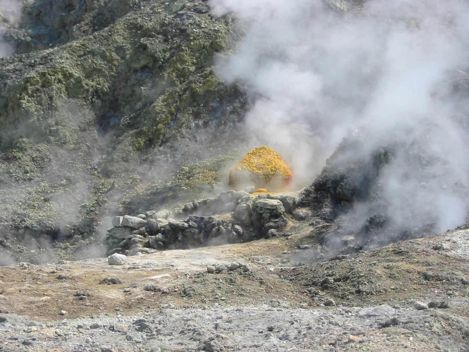 Solfatara siarkowa w okolicach Neapolu