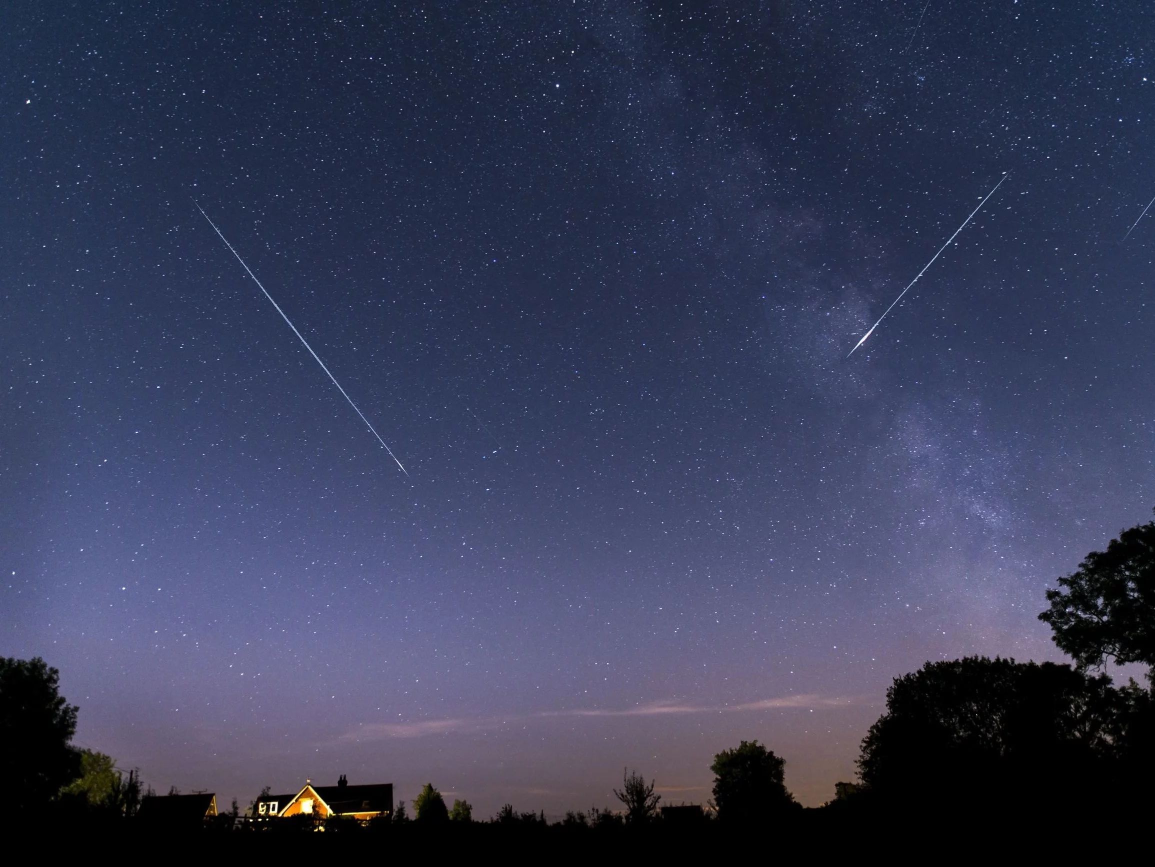 Rój meteorów, zdjęcie ilustracyjne