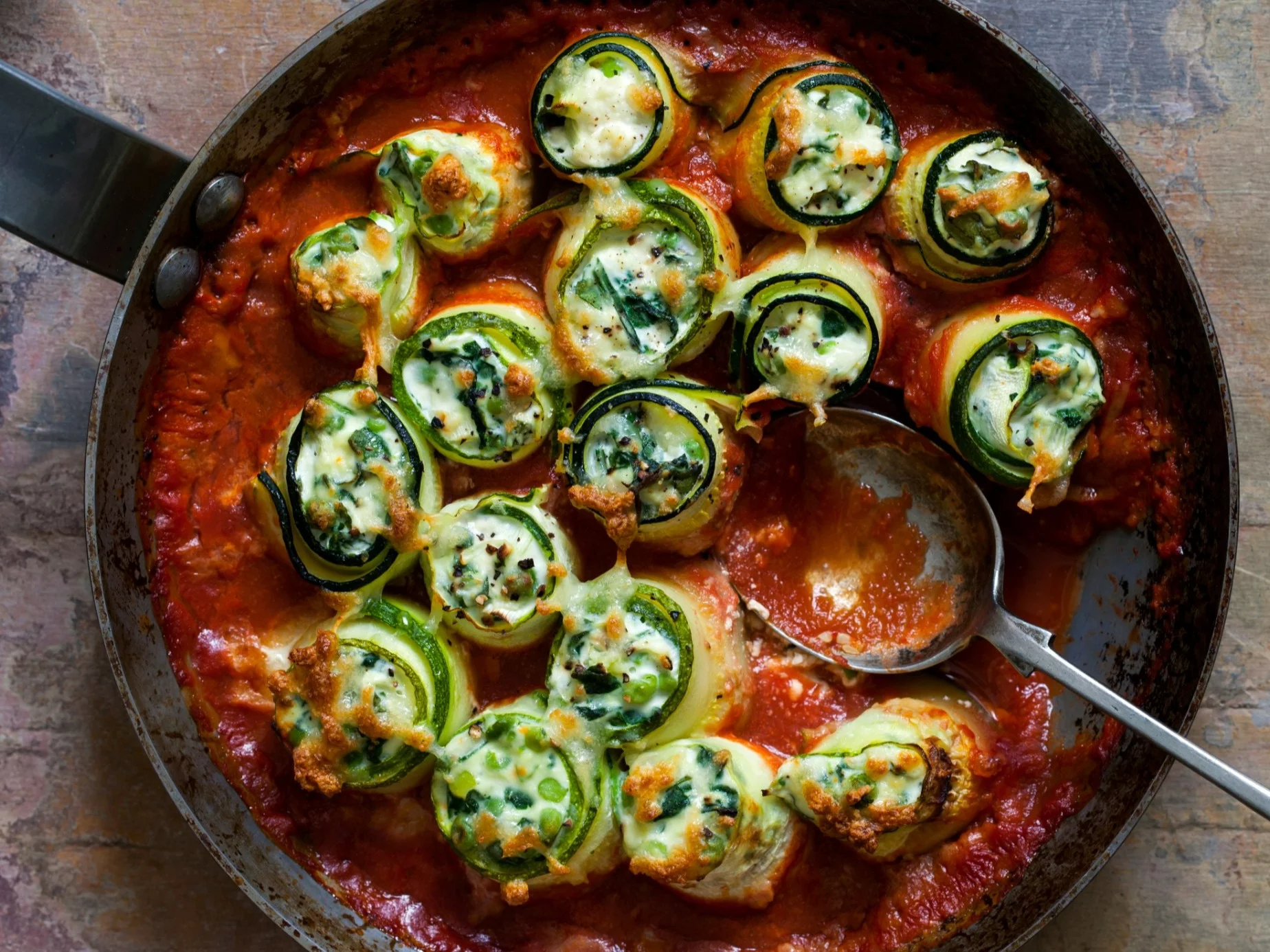 Roladki w sosie pomidorowym