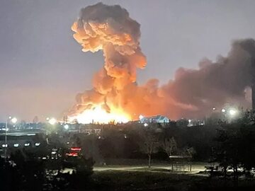 Rosja bombarduje Kijów