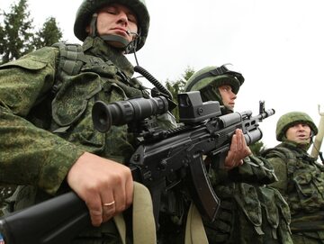Rosja zgromadziła 100 tys. żołnierzy przy granicy z Ukrainą