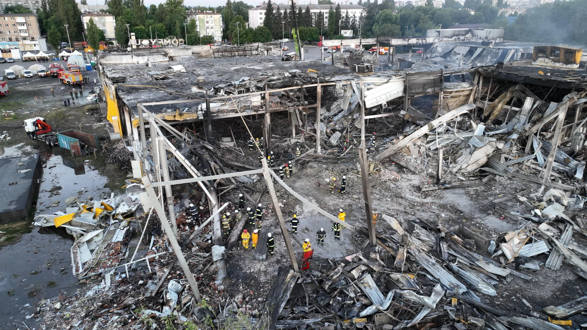 Atak Rosjan na centrum handlowe w Krzemieńczuku