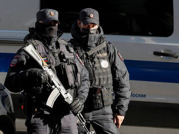 Rosyjscy policjanci, zdjęcie ilustracyjne