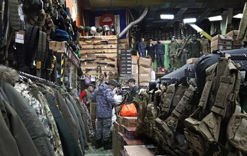 Rosyjski sklep z mundurami, zdjęcie ilustracyjne