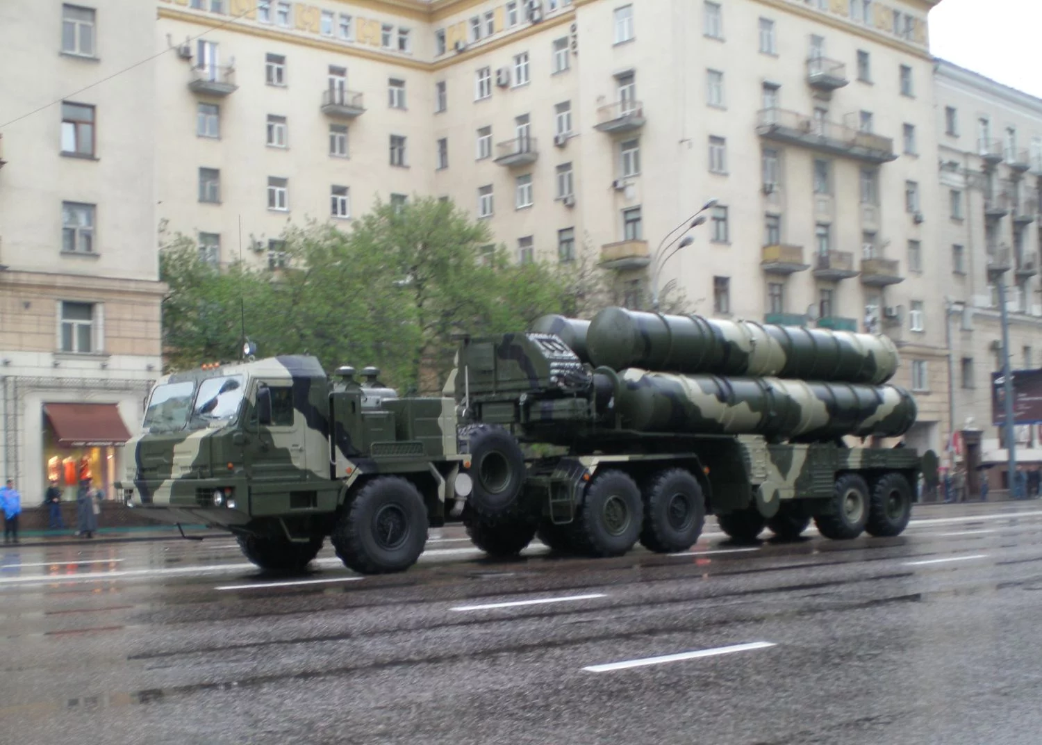 Wcześniejszy model, sytem przeciwlotniczy S-400