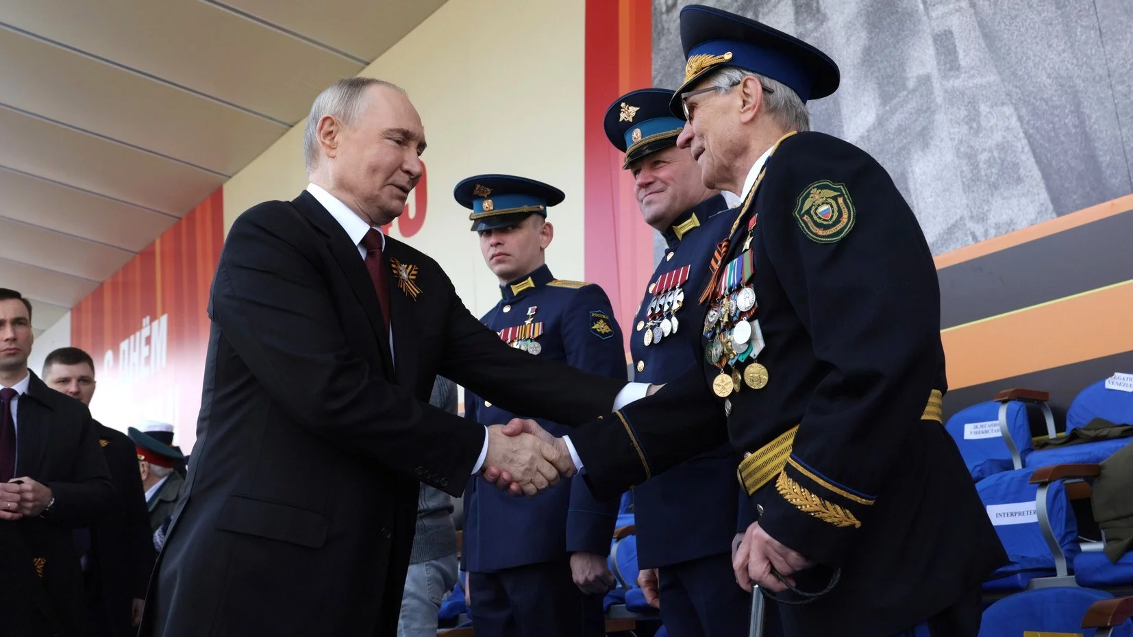 Władimir Putin podczas defilady, zdjęcie ilustracyjne