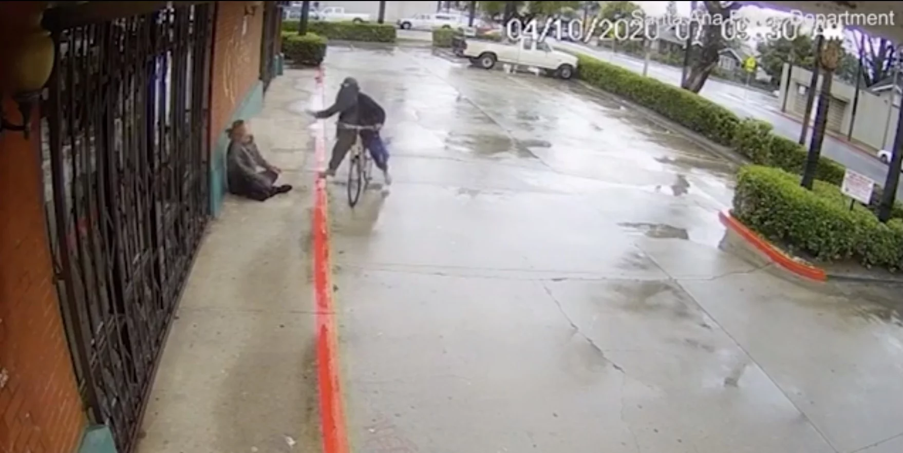 Oblał bezdomnego łatwopalna substancją i podpalił