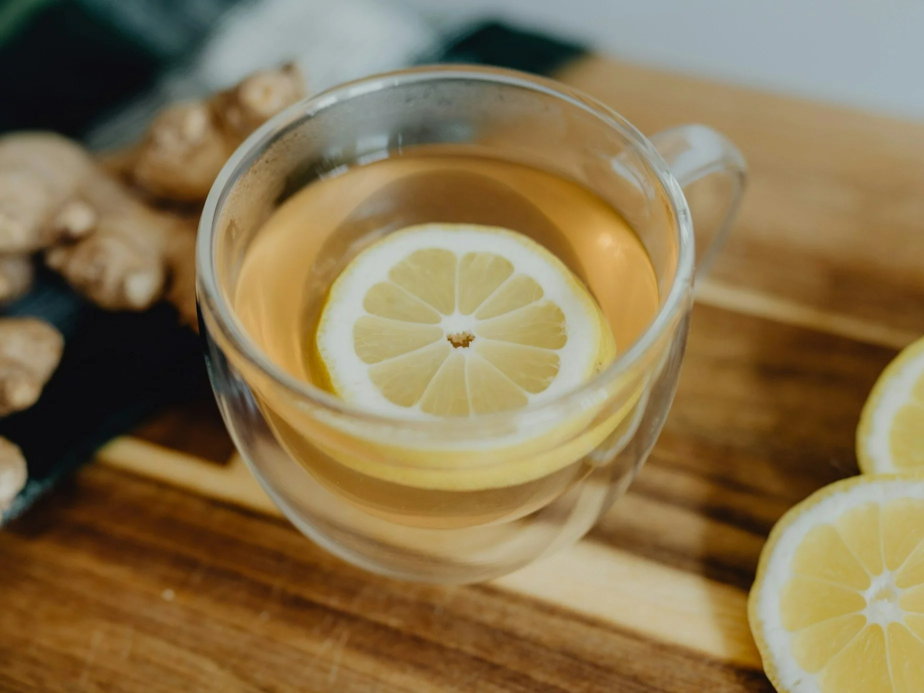 Herbata z imbirem i cytryną