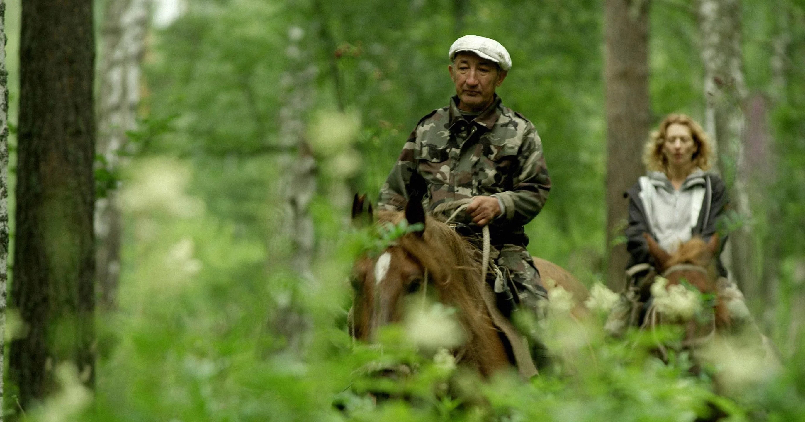 Kadr z filmu „Łowcy miodu” (2015)
