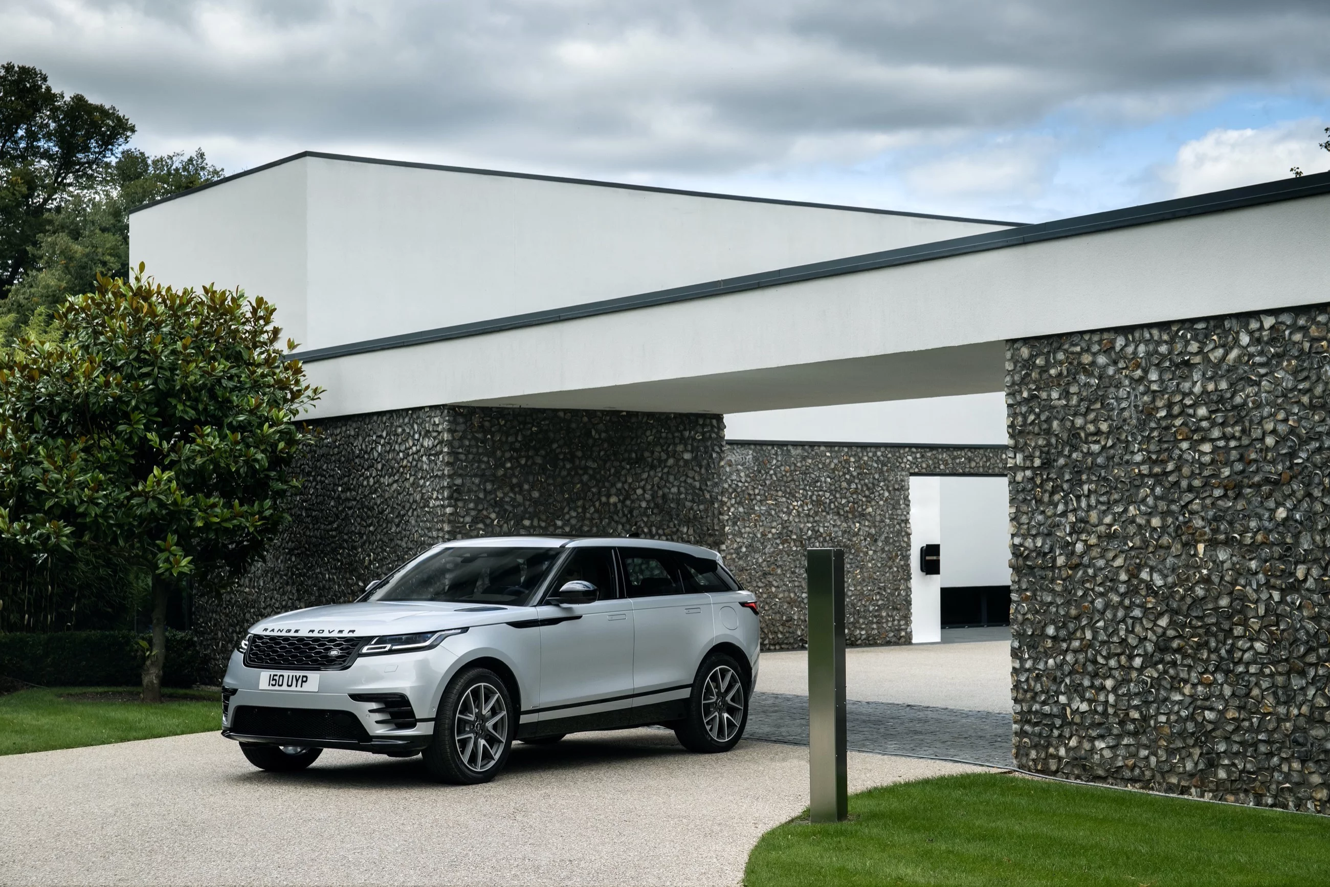 Nowy Range Rover Velar Plug-In Hybrid