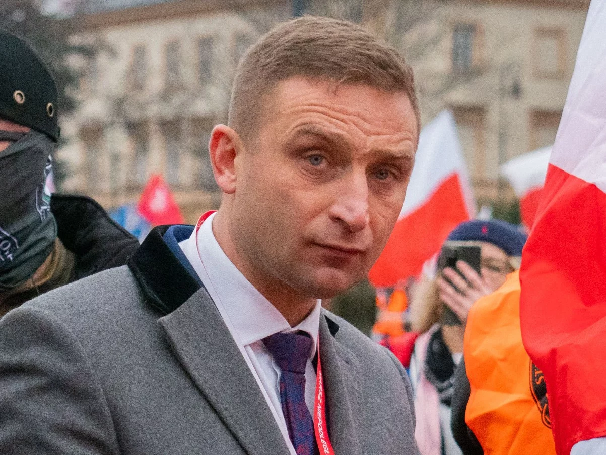 Tak PiS chce wykorzystać Bąkiewicza. Niemieckie media nie mają wątpliwości