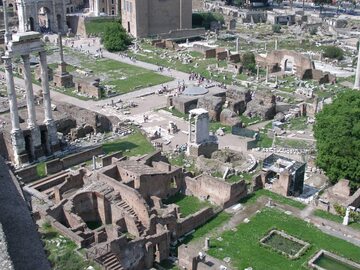 Ruiny starożytnego forum w Rzymie