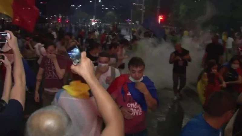 Na piątkowym proteście policja użyła gazu łzawiącego