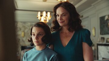 Ruth Wilson i Dafne Keen w serialu HBO „Mroczne materie”