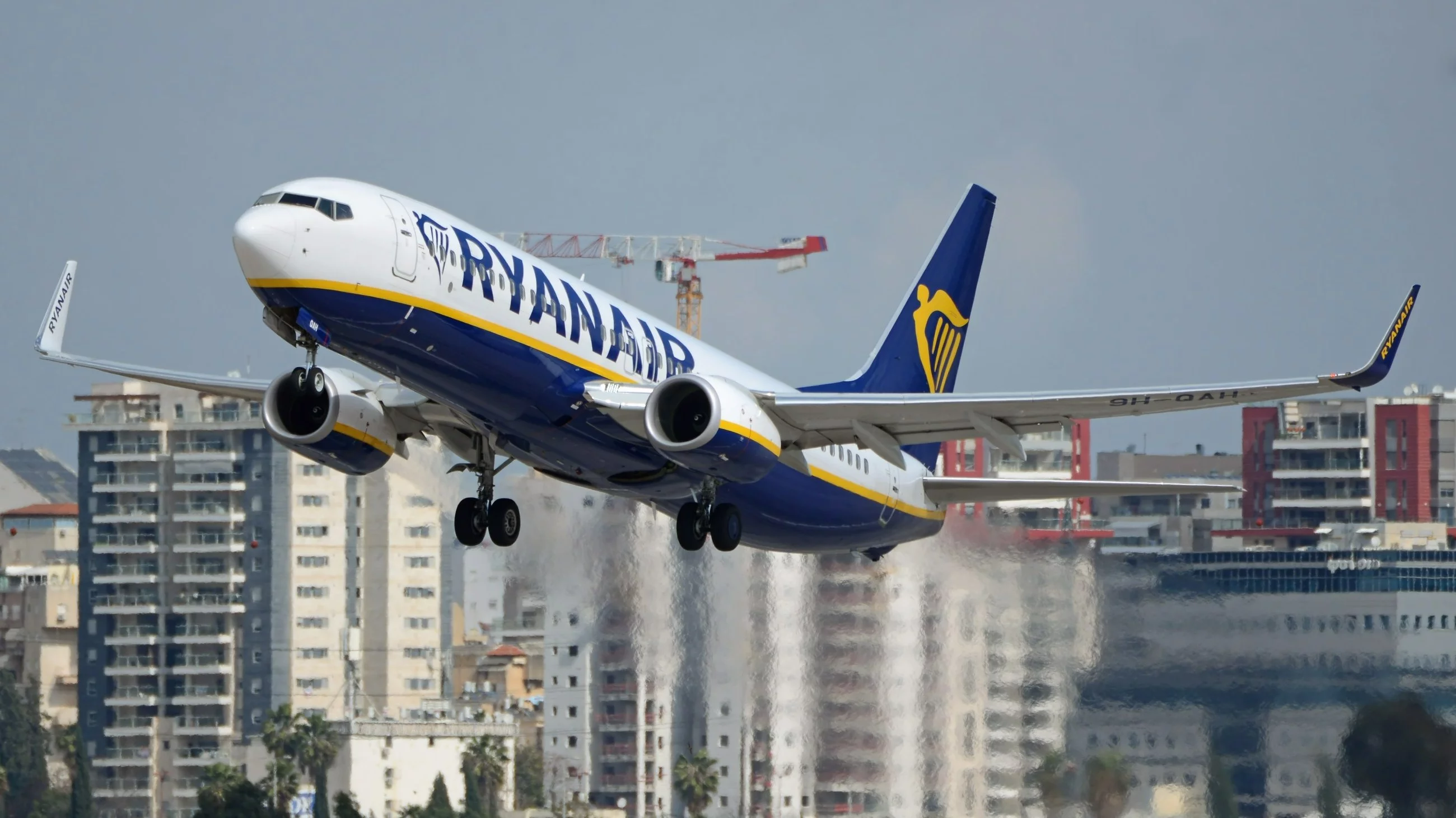 Samolot Ryanair w Tel Awiwie
