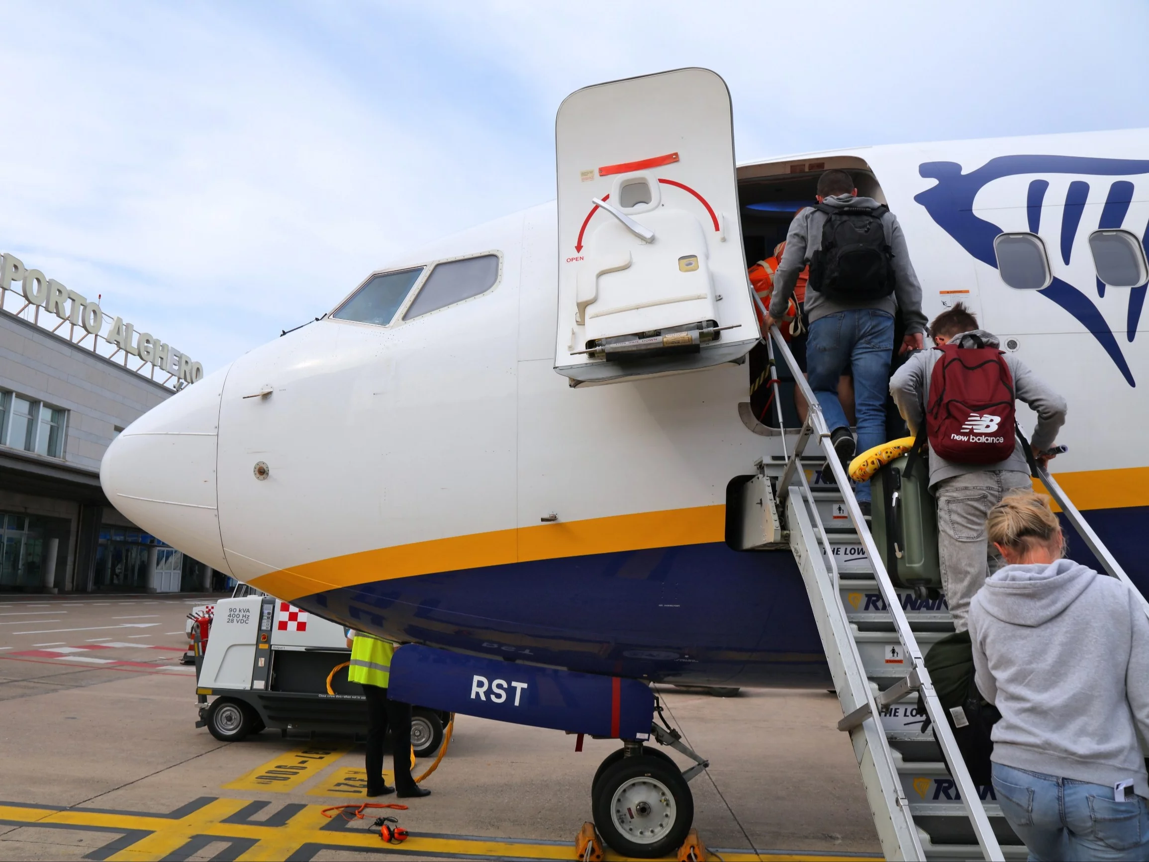 Samolot Ryanair w Alghero, zdjęcie ilustracyjne