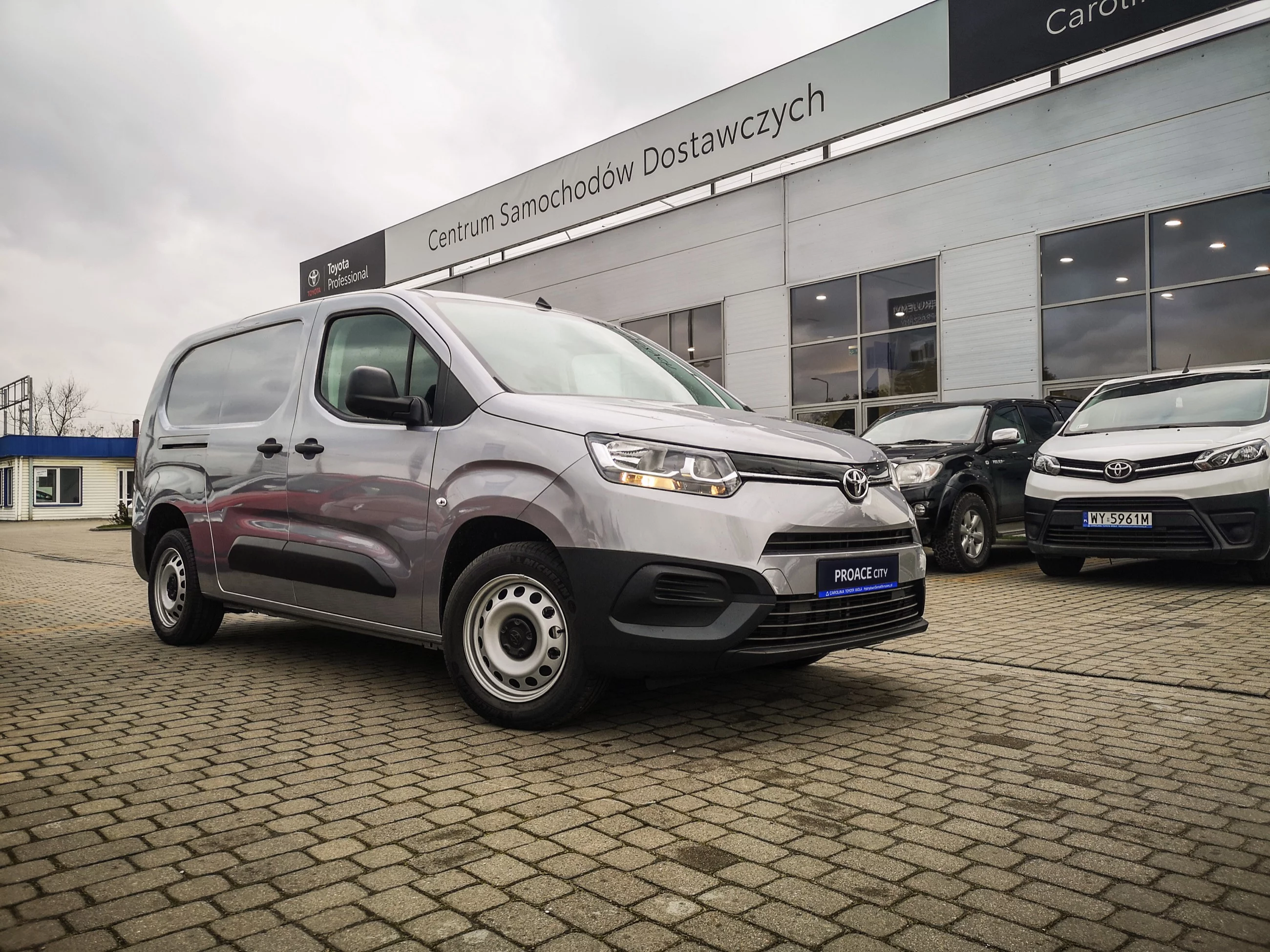 Samochody dostawcze Toyoty w Toyota Professional Wesoła