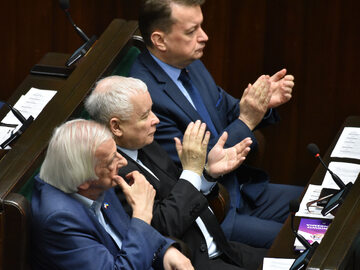 Ryszard Terlecki, Jarosław Kaczyński, Mariusz Błaszczak, głosowania 7.04.2022 r.