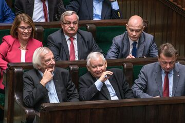 Ryszard Terlecki obok Jarosława Kaczyńskiego w ławach PiS-u