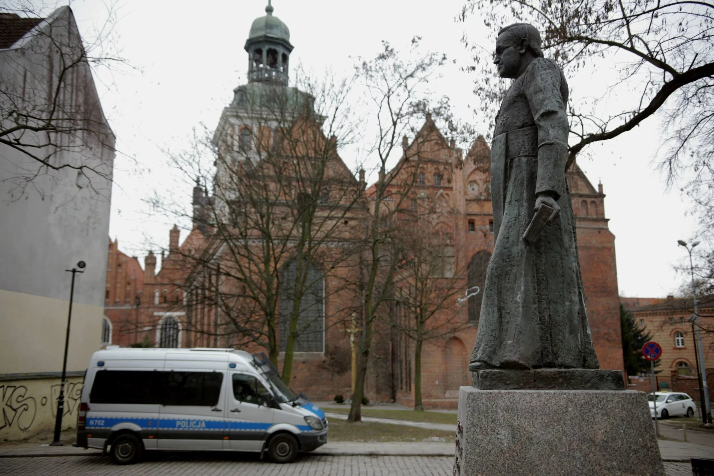 Pomnik ks. Jankowskiego w Gdańsku