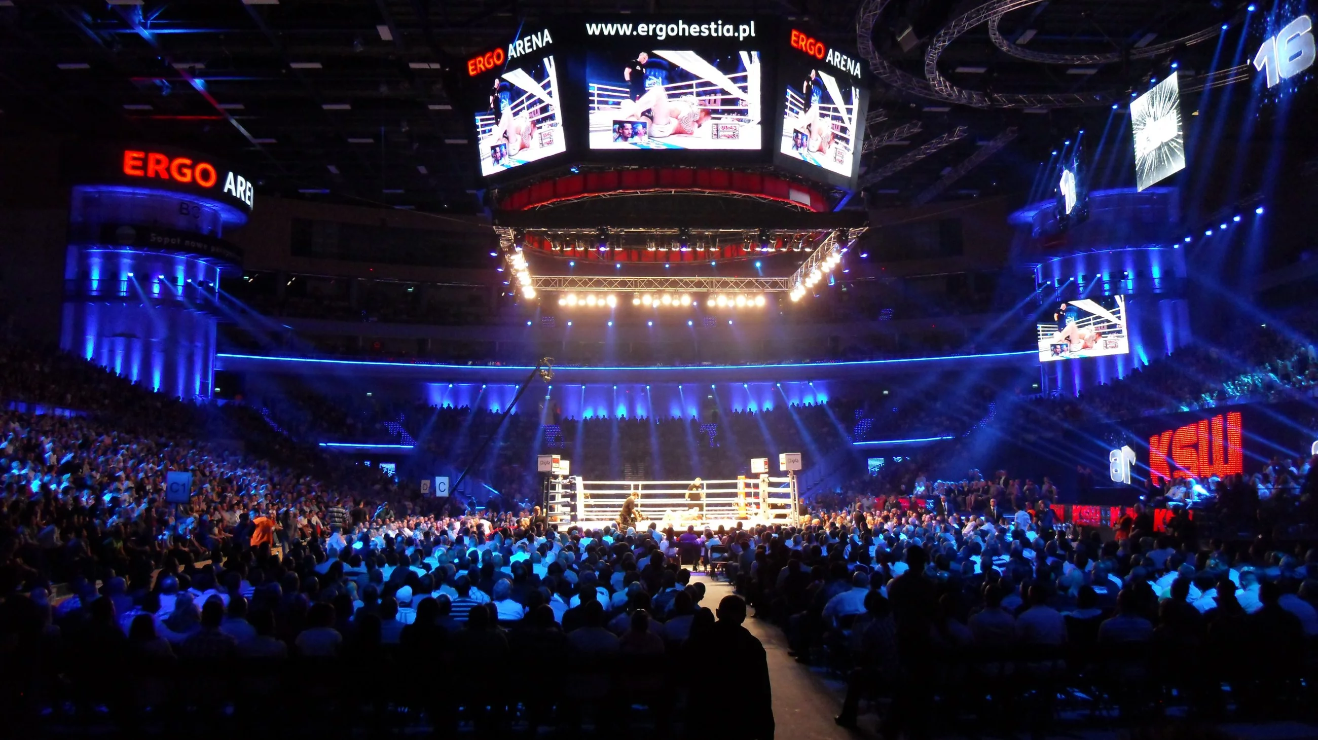 Hala Ergo Arena, na granicy Gdańska i Sopotu - wnętrze, KSW XVI