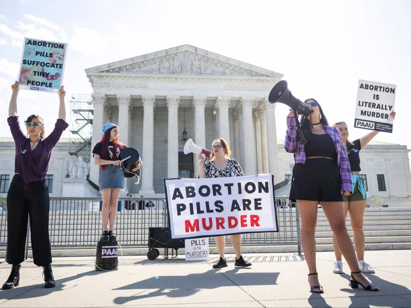 Protestujący przeciwko aborcji przed Sądem Najwyższym USA