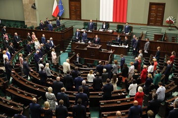 Sala plenarna w trakcie 14. posiedzenia Sejmu