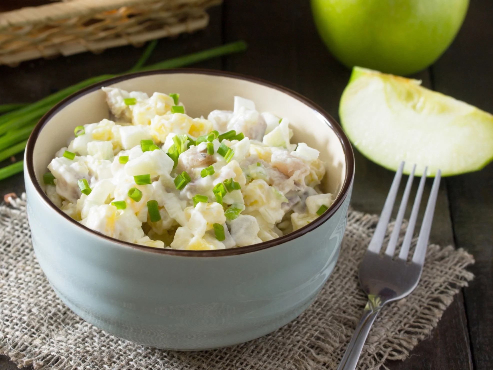 Sałatka śledziowa w misce