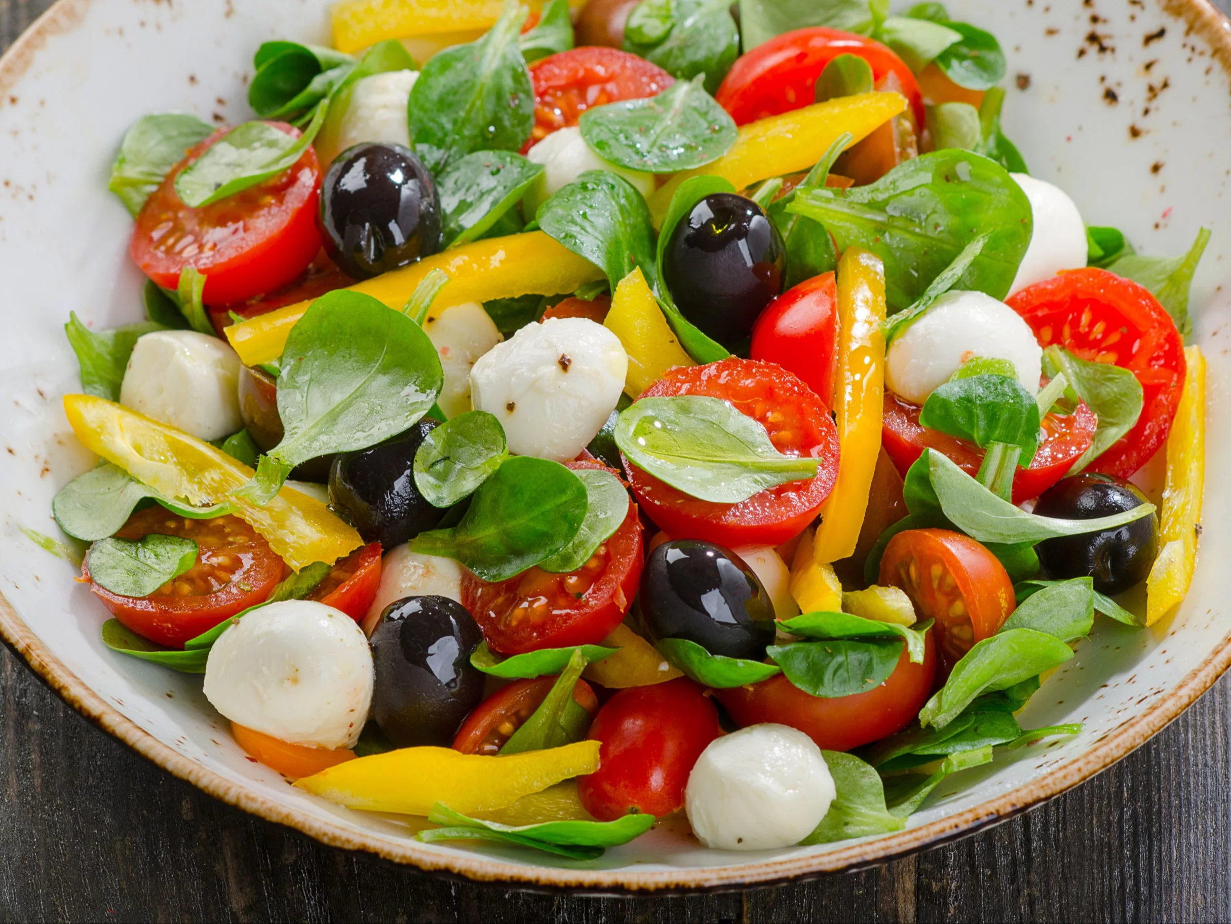 Sałatka z mozzarellą