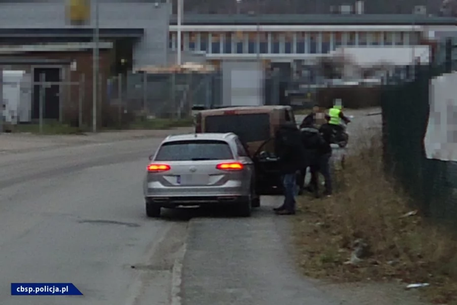 Policjanci CBŚP rozbili gang złodziei samochodów i odzyskali skradzione pojazdy